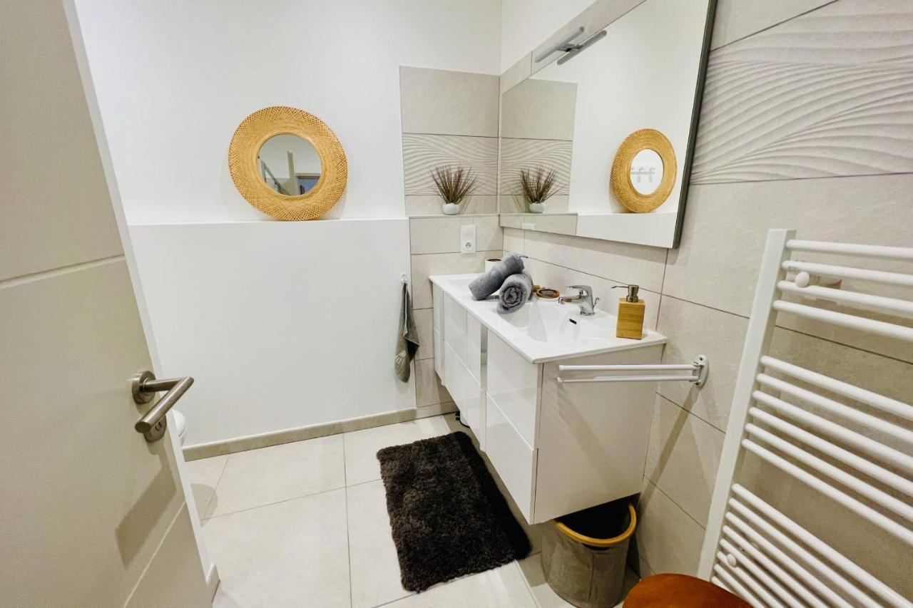 Villa Marie 1 - Superbe Appartement Climatise 2 Chambres Vue Mer لو غراو دو روا المظهر الخارجي الصورة